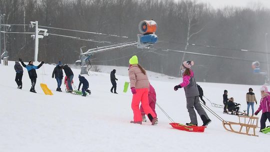 Saneczkowe szaleństwo w Rąblowie. I to często bez sanek