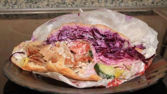 Sanepid w kebabie na deptaku. Klient: "Tego nie dało się zjeść"