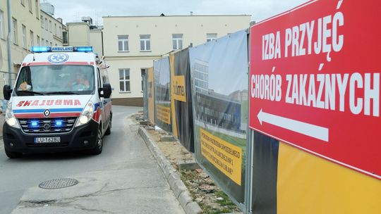 SARS-CoV-2 atakuje nie tylko układ oddechowy. Może też nieodwracalnie uszkadzać serce