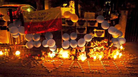 "Save Alfie Evans". Mieszkańcy Lublina w obronie chłopca. Protest pod konsulatem brytyjskim