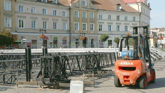 Scena dla Budki już się buduje. W czwartek pożegnanie. Będzie 30 tys. ludzi?