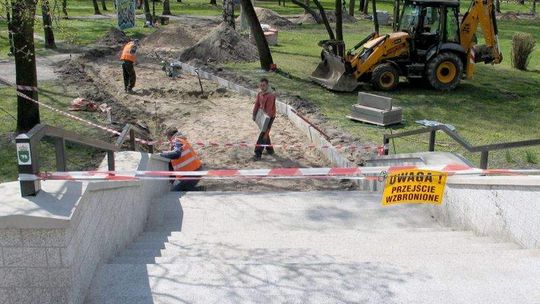 Schody są, czas na alejki