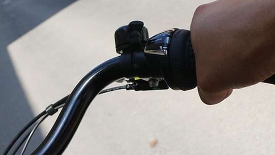 Ścigali się na rowerach, trafili do szpitala