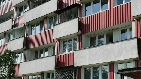 Ścigany listem gończym uciekał przez balkon 