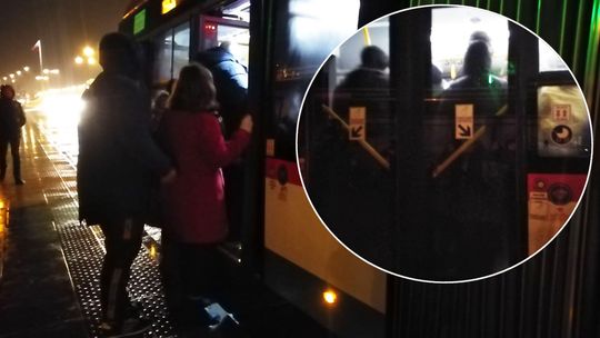 Ścisk w autobusach i trolejbusach po cięciach kursów w Lublinie. "Tyle jest gadania, żeby nie jeździć samochodem"