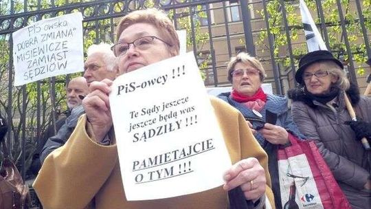 Sędziowie przerwali pracę. Pikieta KOD przed Sądem Rejonowym w Lublinie