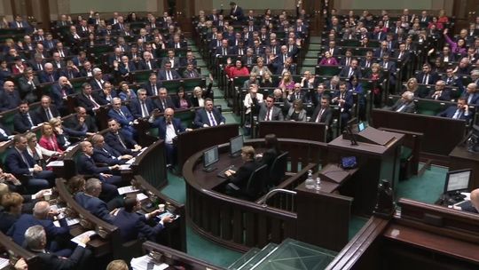 Sejm głosami PiS przyjął ustawę represjonującą sędziów