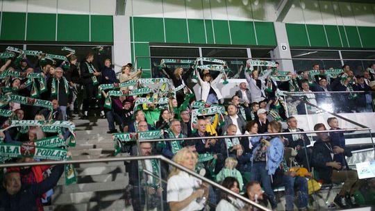 Sejmikowy debiutant prosi o wsparcie klubu piłkarskiego. Marszałek wskazuje procedurę 