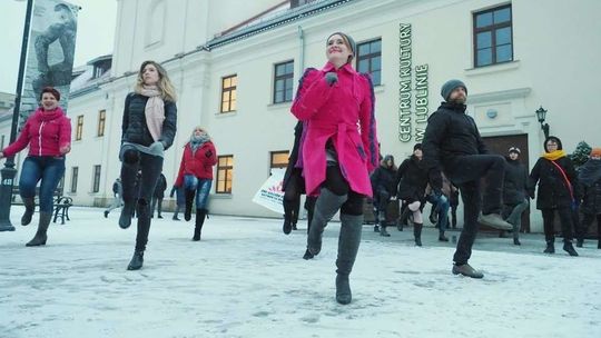 "Seks bez zgody to gwałt". Taniec przeciwko przemocy na placu Litewskim w Lublinie