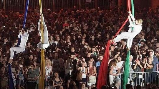 Sen o mieście. Tłumy na przedstawieniu (zdjęcia)