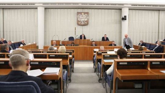 Senat wprowadził zmiany do ustaw zdrowotnych związanych z COVID-19