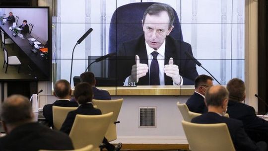 Senat zmienił ustawy o wsparciu dla firm. Usunął głosowanie korespondencyjne w wyborach