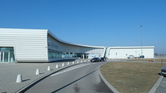 Senator alarmuje: Lubelskie lotnisko umiera