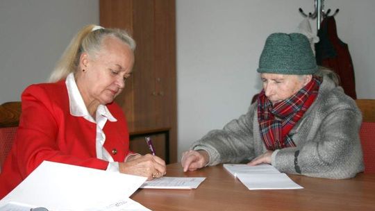 Seniorzy pomagają nie tylko seniorom