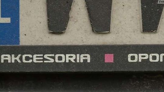 Serwisy podmieniają ramki na tablice rejestracyjne. Czy to zgodne z prawem?