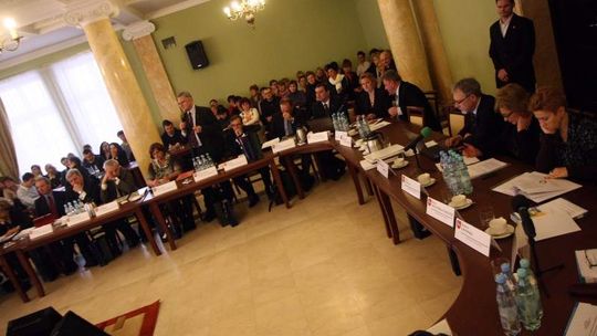 Sesja sejmiku w sobotę, w dzień marszu PiS w Warszawie. "Trudno mi w to uwierzyć"