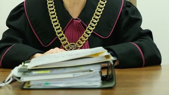 Sesja ślubna za publiczne pieniądze. Radny PiS z wyrokiem za prywatę w ośrodku