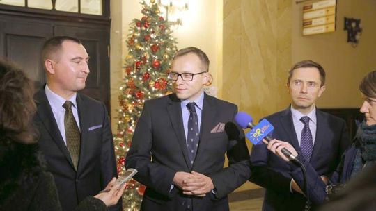 Sesja w Lublinie zamiast marszu w Warszawie. Radni PiS odpowiadają