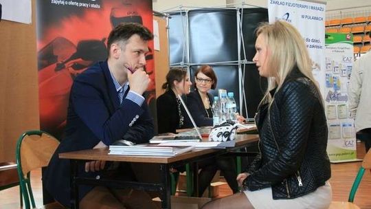 Setki etatów do wzięcia. Lista firm na targach pracy