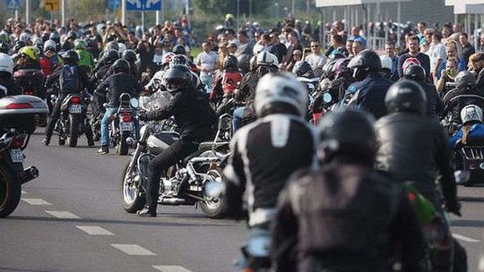 Setki motocyklistów na ulicach Lublina. Rekordowa parada (wideo, zdjęcia)