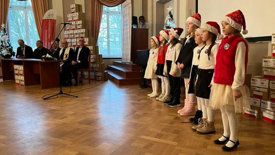 Setki paczek z darami dla Polaków za granicą