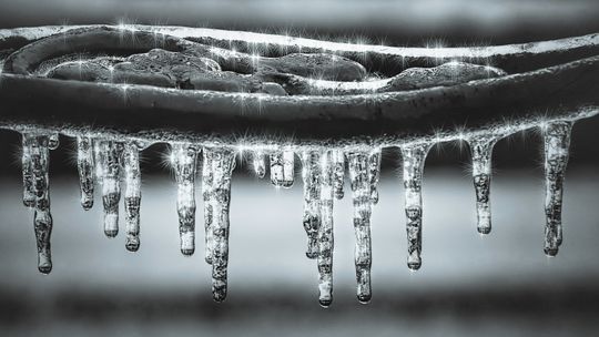 Siarczyste mrozy zostają na dłużej. IMGW przedłuża ostrzeżenie pogodowe