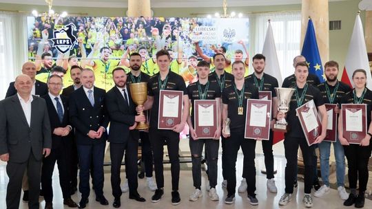 Siatkarze Bogdanki LUK u wojewody