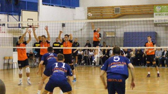 Siatkarze Huraganu Międzyrzec Podlaski zastopowali lidera