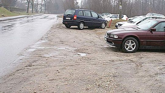 Siedliszcze. Parking i chodnik powstaną przy cmentarzu