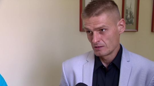 Siedział 18 lat w więzieniu, chociaż był niewinny. Walczy o niemal 19 mln zł [wideo]