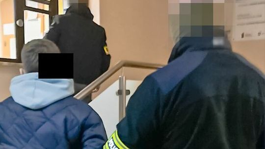 Siedział spokojnie w restauracji koło Kocka i nagle wpadli "łowcy cieni"