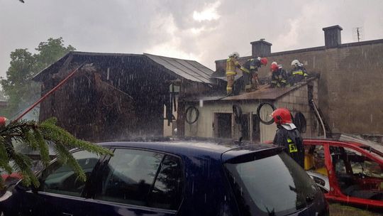 Silne burze już w Lubelskiem. Piorun podpalił stodołę