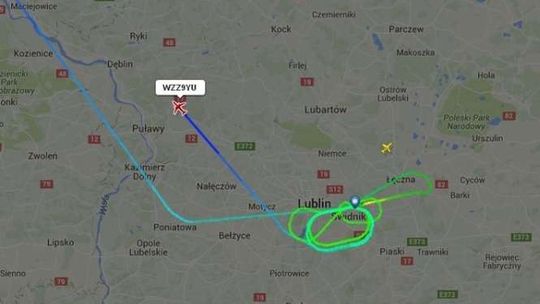 Silnie wieje. Samolot z Oslo do Lublina wylądował w Warszawie