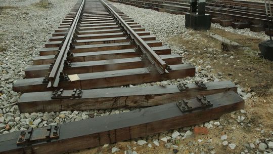 Skąd wziąć pół miliarda na nowe tory kolejowe w regionie? Zaskakująco szczera odpowiedź marszałka