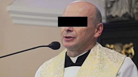 Skandal w parafii w Kurowie. Kobieta wysyłała proboszczowi nagie zdjęcia swojej córki
