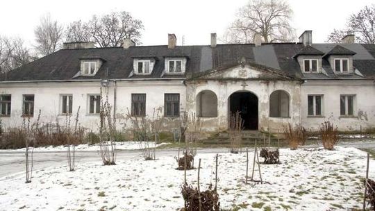 Skansen musiał zapłacić 400 tys. zł spadkobiercom dworku. "Zwolnień nie będzie"