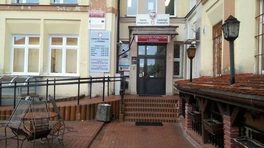 Skarbnik miał odejść, ale zmienił zdanie. Starosta: czy ktoś włamał się do systemu?