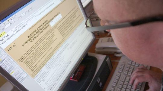 Skarbówka online. System wypełni za nas PIT, szybciej założymy firmę
