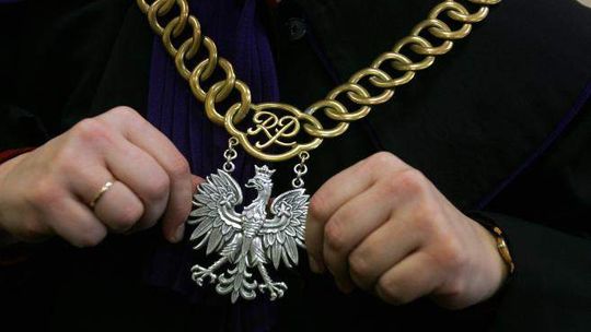 Skatowali człowieka w parku, sąd ich wypuścił