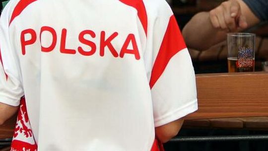 Skatowali kibica, bo za głośno wiwatował po meczu Polski