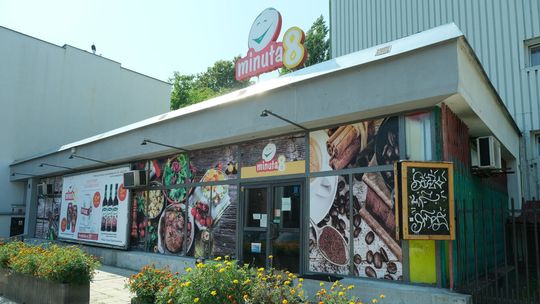 Sklep był tutaj ok. 50 lat, zamknęli go miesiąc temu. Mieszkańcy mają problem