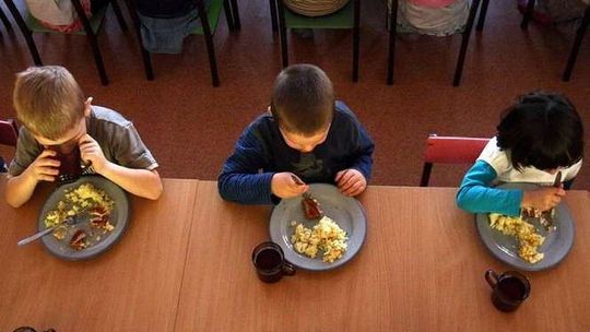 Sklepik ani stołówka w tej szkole nie ruszą. Właściciel zrezygnował