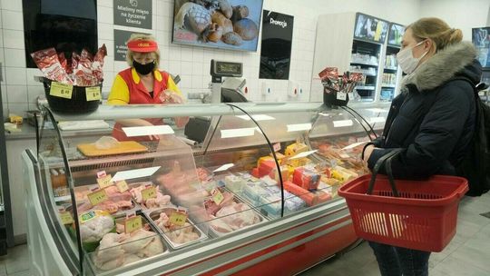 Sklepikarze, którzy nie obniżą cen w strachu. "Boję się, że któryś z klientów doniesie"