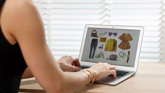 Sklepy internetowe średniej wielkości konkurują z gigantami e-commerce - przeczytaj, jak!