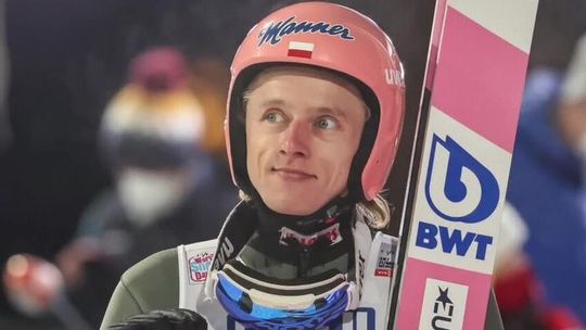 Skoki narciarskie. Dwa dni loteryjnego skakania i Polak po raz pierwszy w czołowej dziesiątce