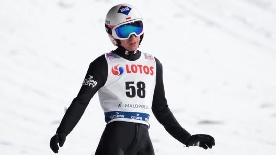 Skoki narciarskie. Kamil Stoch tuża za podium w Bad Mitterndorf