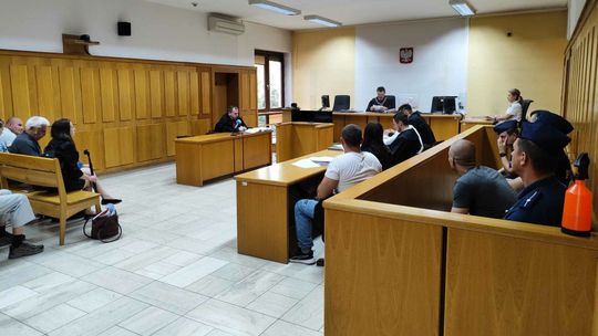 Skopali go, bo nie oddał 400 zł. Matka napastnika: „To był młodzieńczy wybryk”