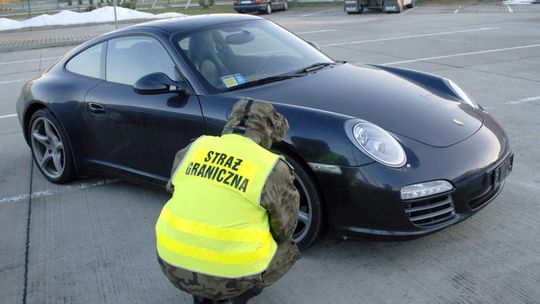 Skradzione porsche warte 300 tys. zł nie przejechało przez polską granicę