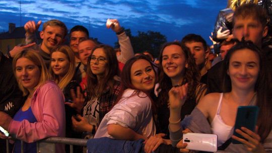 Skrzydlate Juwenalia 2022. 7 tys. osób bawiło się w Dęblinie przy muzyce m.in. Smolastego i happysad [zdjęcia]