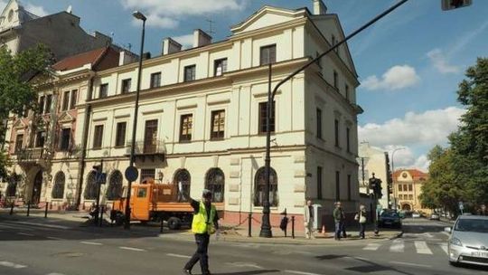 Skrzyżowanie bez świateł. Prace na Krakowskim Przedmieściu